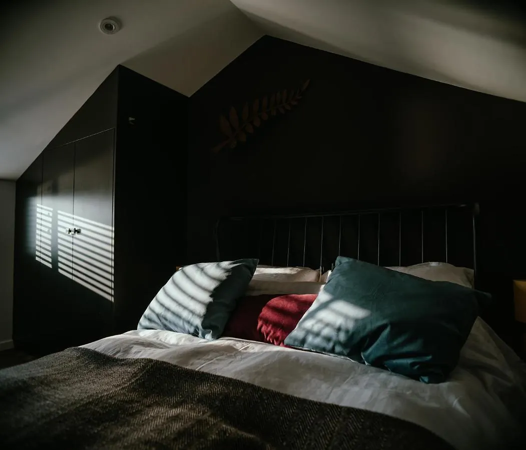 Tiny Floating Home With Marina Views برايتون